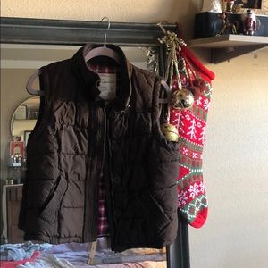 Brown Puffer Vest - Slightly cropped Aero Large